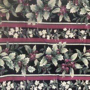🛒  $35 Quilt Cotton Fabric - 6 yard Silver Christmas Floral Holly Strip #525-2